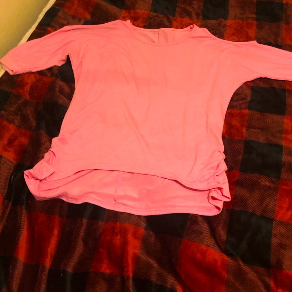 T shirt off the shoulders size L